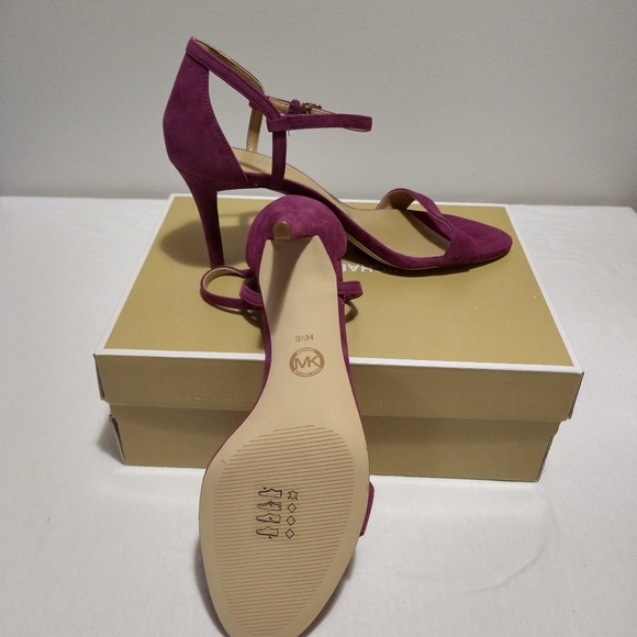 Micheal Kors Garnet Leather Simone Mid Sandals - Picture 9 of 12